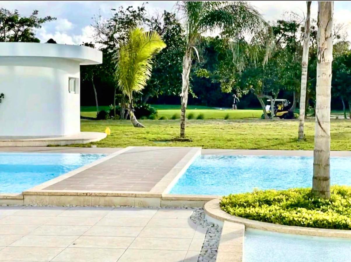 Luxury With Pool And Golf View Apartment